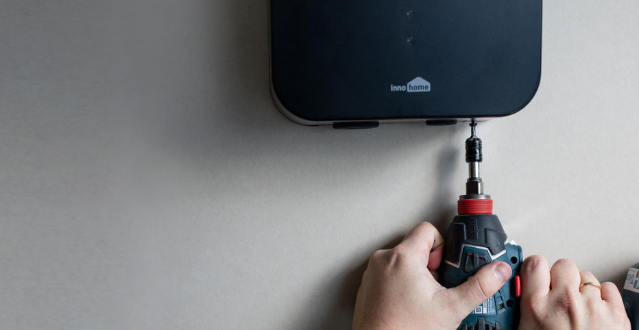 Montering av Charlie el-billader med drill